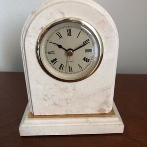Vintage Marble Elegant Cream Quartz Table Clock